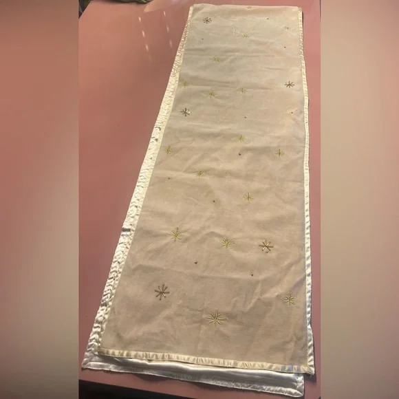 Terrain Celestial Embroidery Velvet Runner - Picture 3 of 12